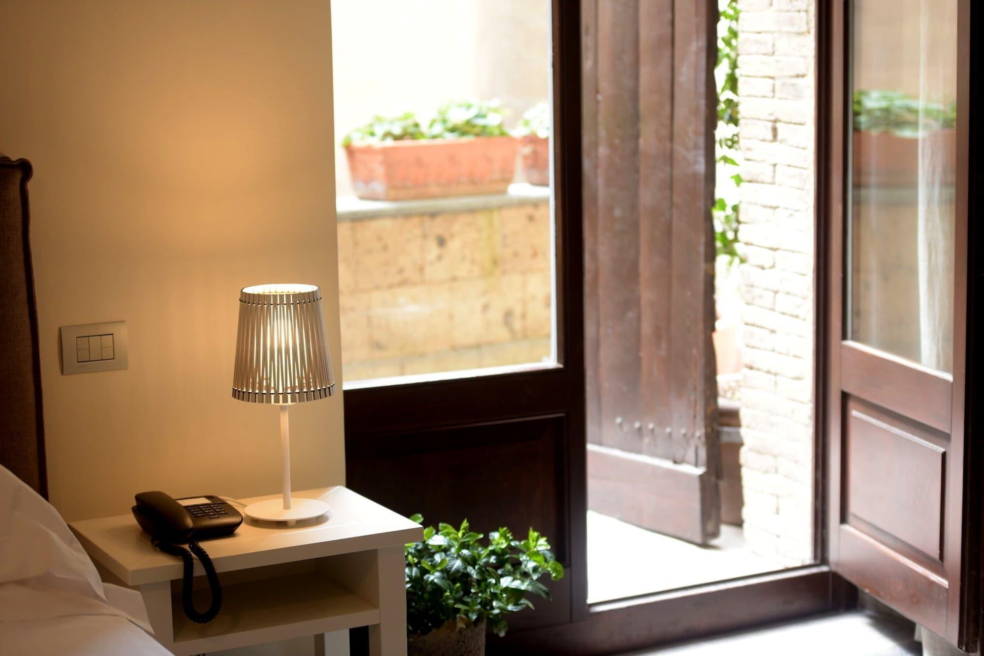 Palazzo Piccolomini Hotel 4*