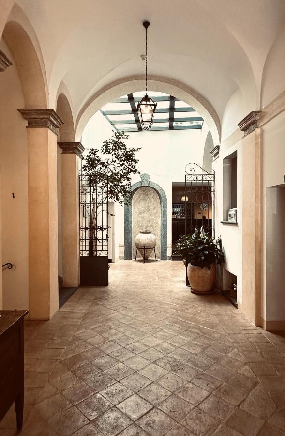 Palazzo Piccolomini Hotel 4*