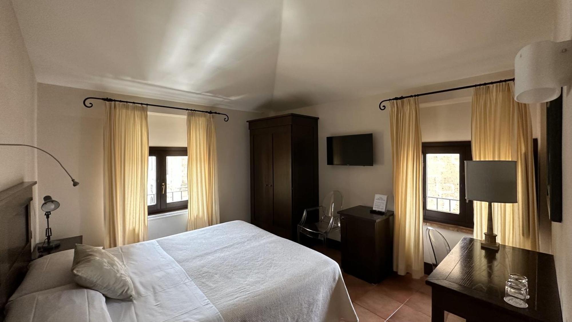 Palazzo Piccolomini 4*