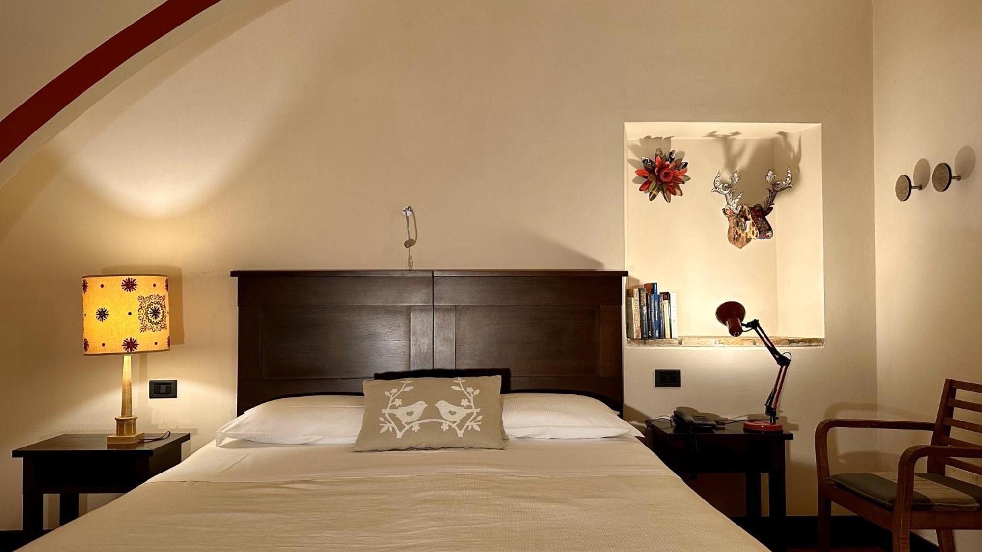 Palazzo Piccolomini 4*