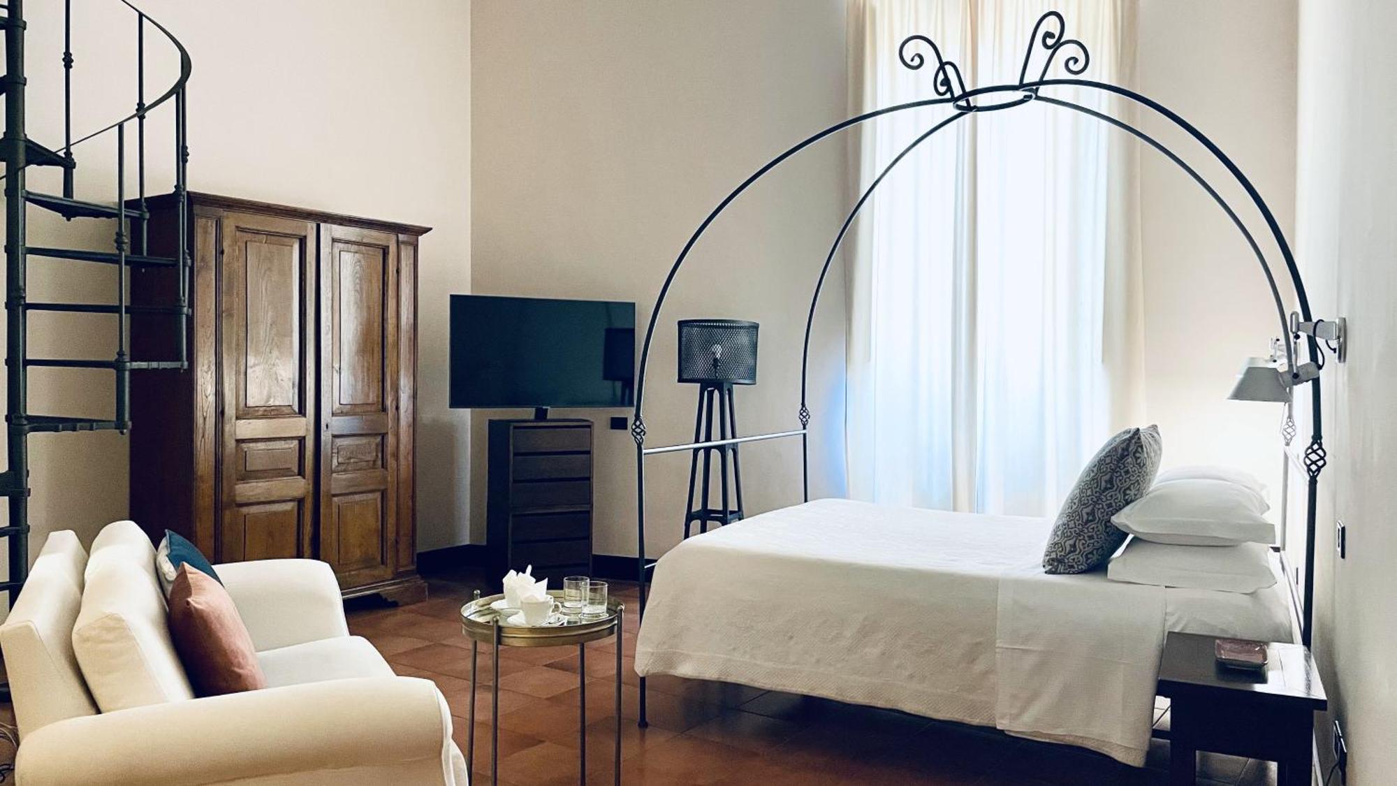 Palazzo Piccolomini Hotel 4*