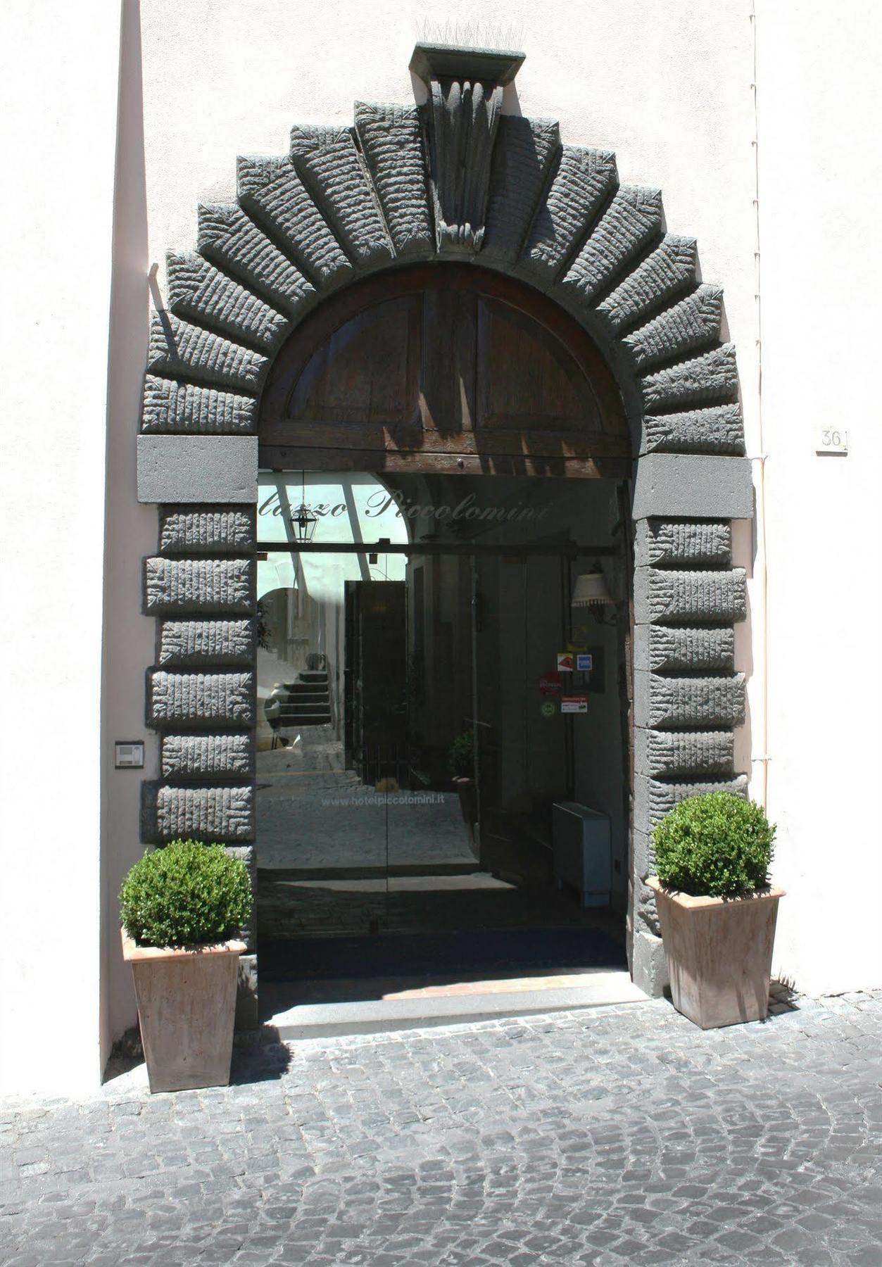 Palazzo Piccolomini